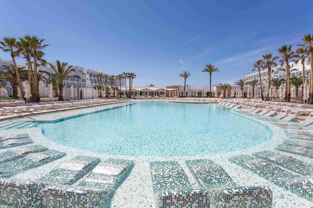 Ibiza - Closing, Grand Palladium White Resort & Spa. 5* All Inclusive. 22.09.2026 - 29.09.2026 - obrazek 3